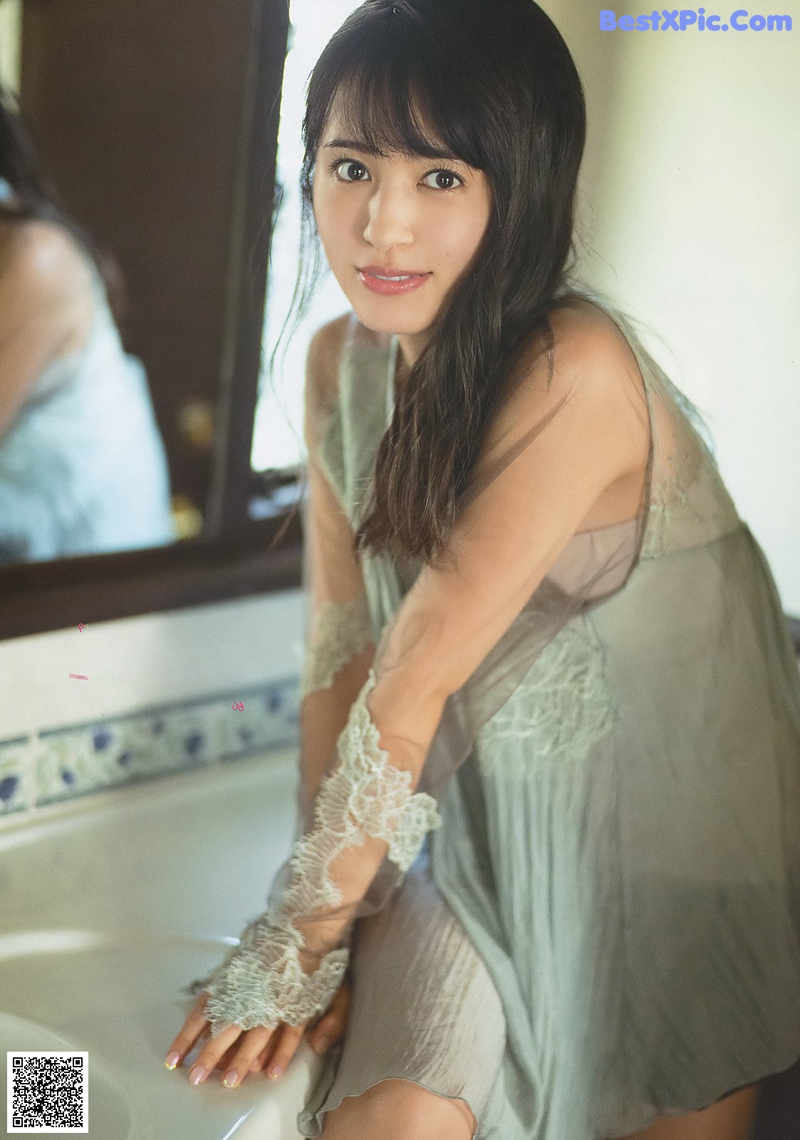 Rikako Aida 逢田梨香子, Young Gangan 2019 No.23 (ヤングガンガン 2019年23号) No.ded2c3