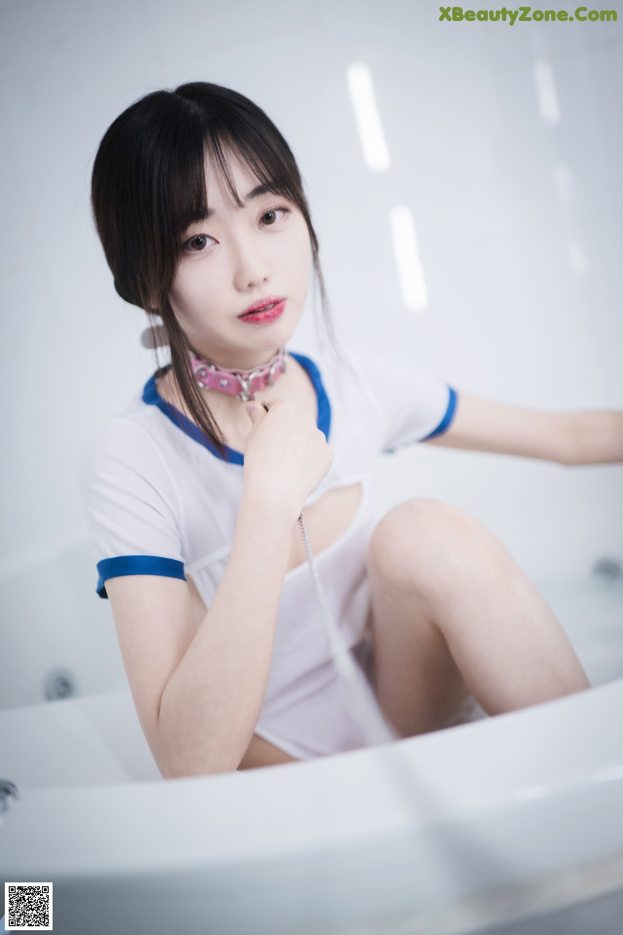 View - Kim Ji-Won 김지원, [BLUECAKE] White One + RED.Ver – Set.01 - 